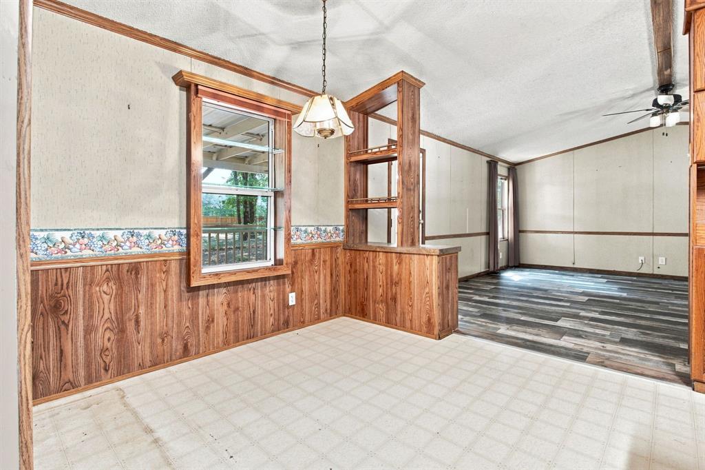 7302 Oak View Property Photo 9