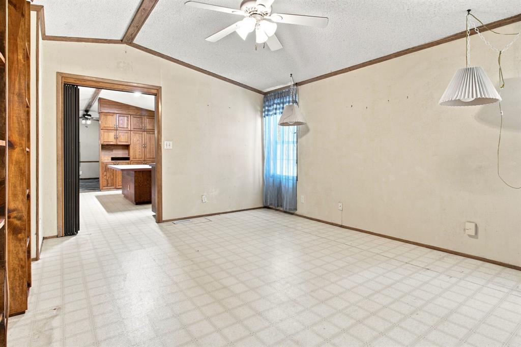 7302 Oak View Property Photo 10