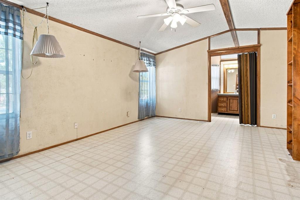 7302 Oak View Property Photo 11