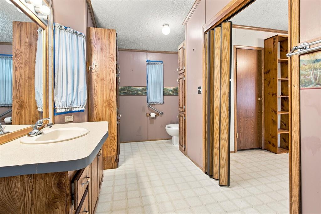 7302 Oak View Property Photo 12