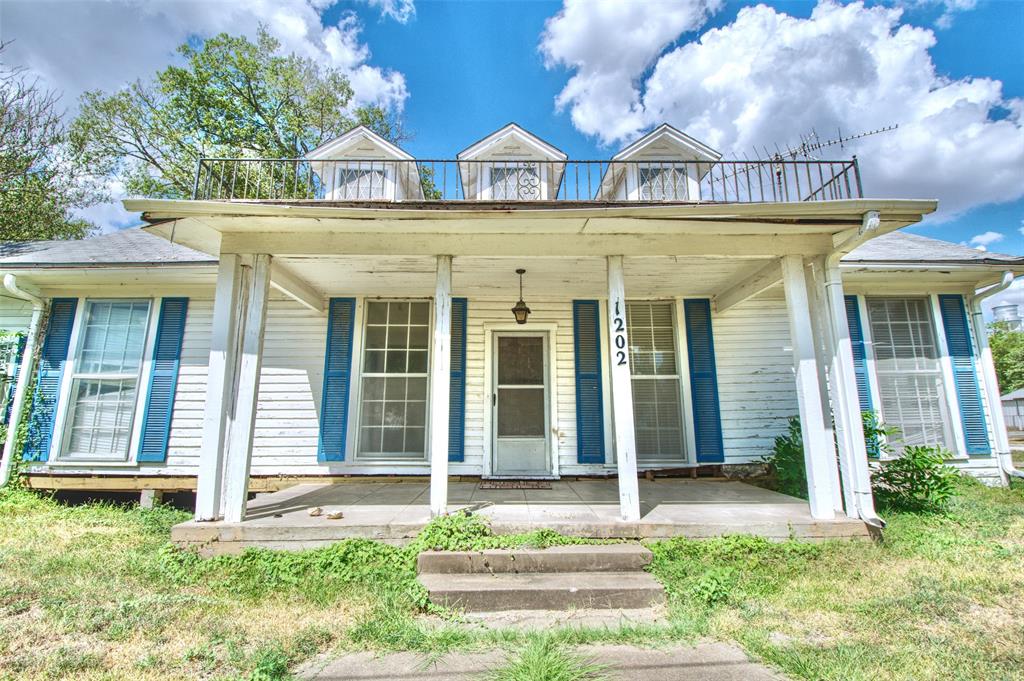 1202 Tyler Property Photo 1
