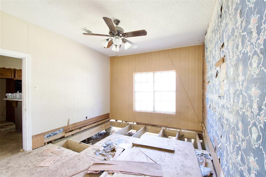 1202 Tyler Property Photo 4