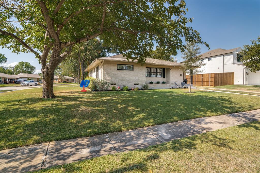 9005 Livenshire Drive Property Photo 1