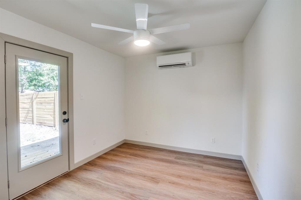 2433 Southwood Drive Property Photo 25