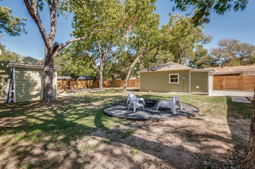 2433 Southwood Drive Property Photo 38