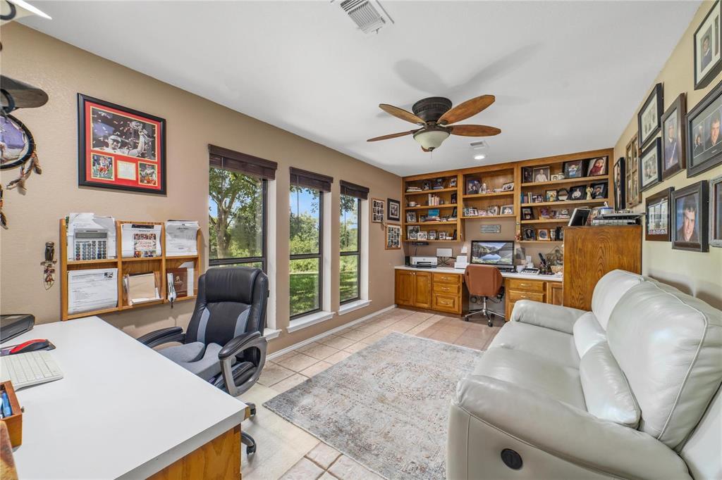 4075 W Us Highway 190 C Property Photo 14
