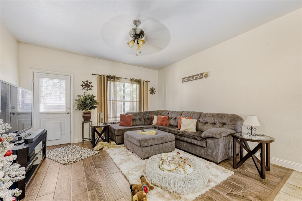 6525 Greenway Road Property Photo 4