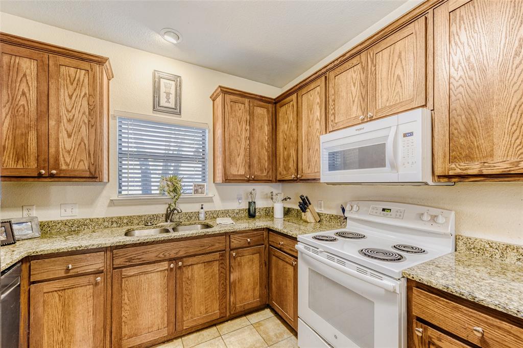 6525 Greenway Road Property Photo 11