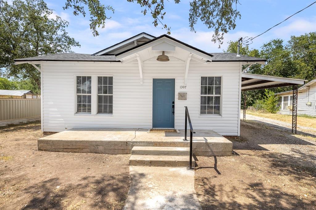 1307 Ave I Property Photo 1