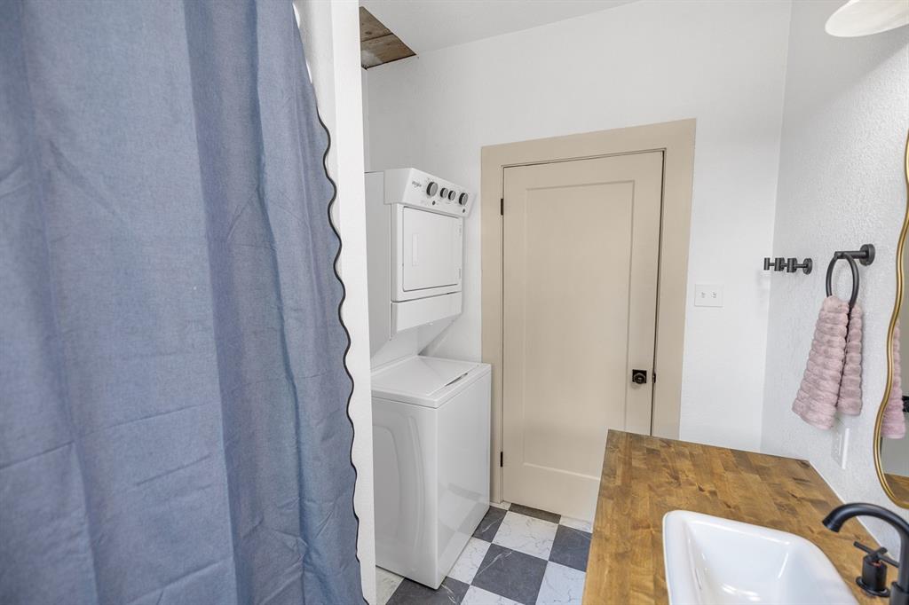 1307 Ave I Property Photo 13