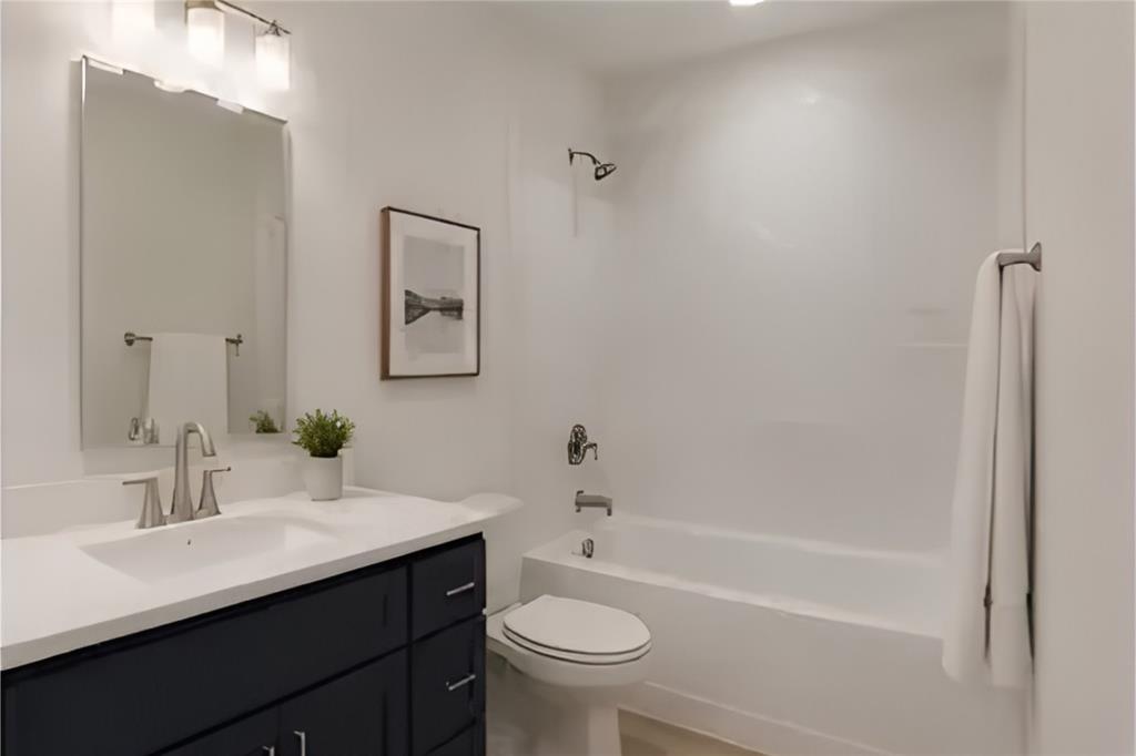1412 Metropolitan Avenue 201 Property Photo 7