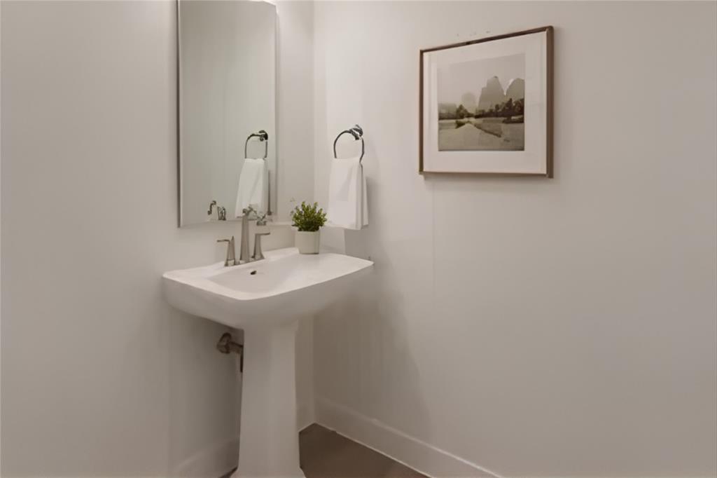 1412 Metropolitan Avenue 201 Property Photo 9