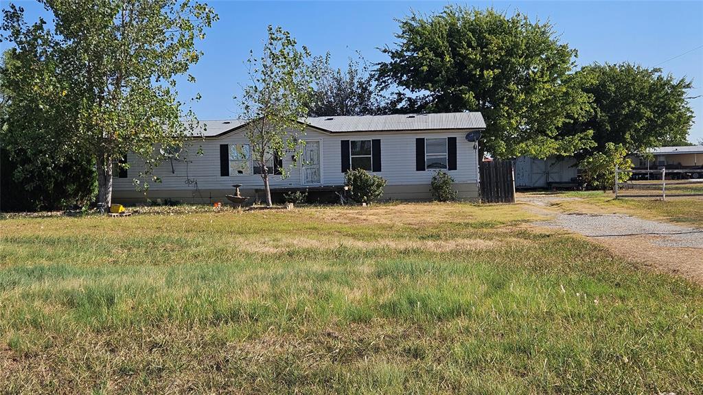 8913 Holly Road Property Photo 2