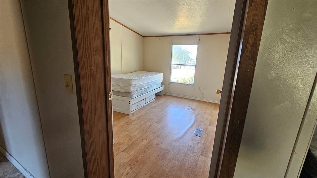 8913 Holly Road Property Photo 7