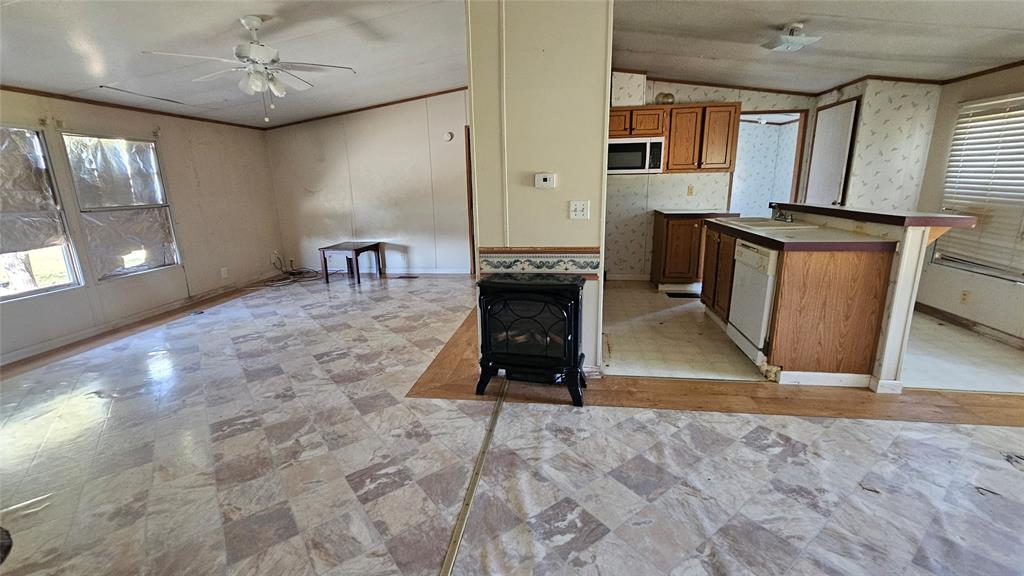8913 Holly Road Property Photo 9