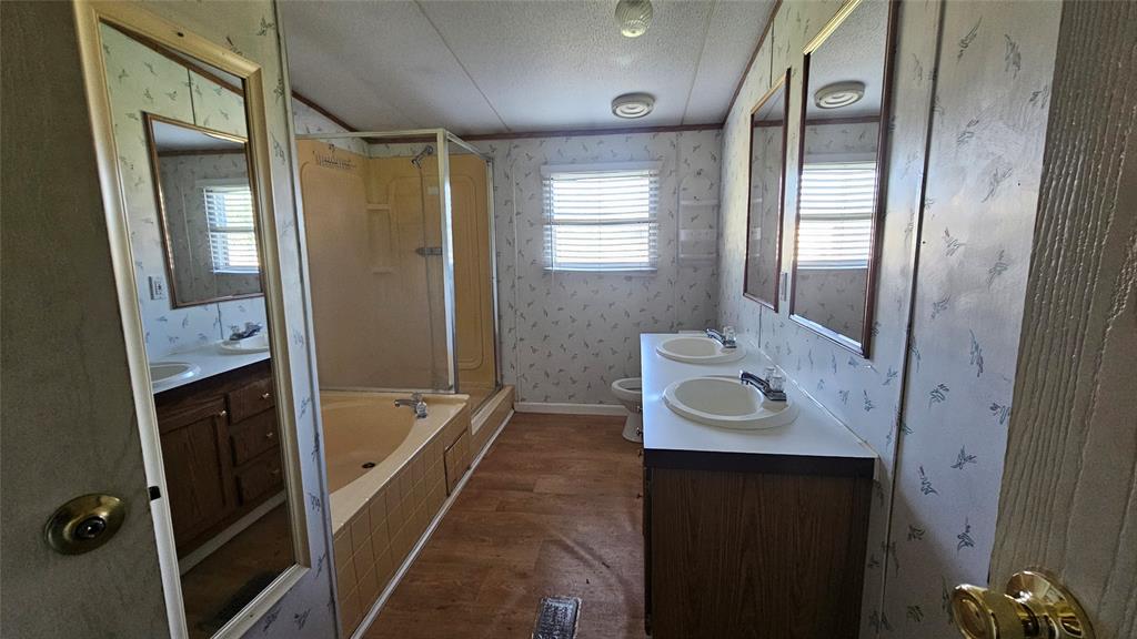 8913 Holly Road Property Photo 12
