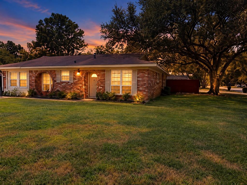 2500 Melrose Property Photo 1