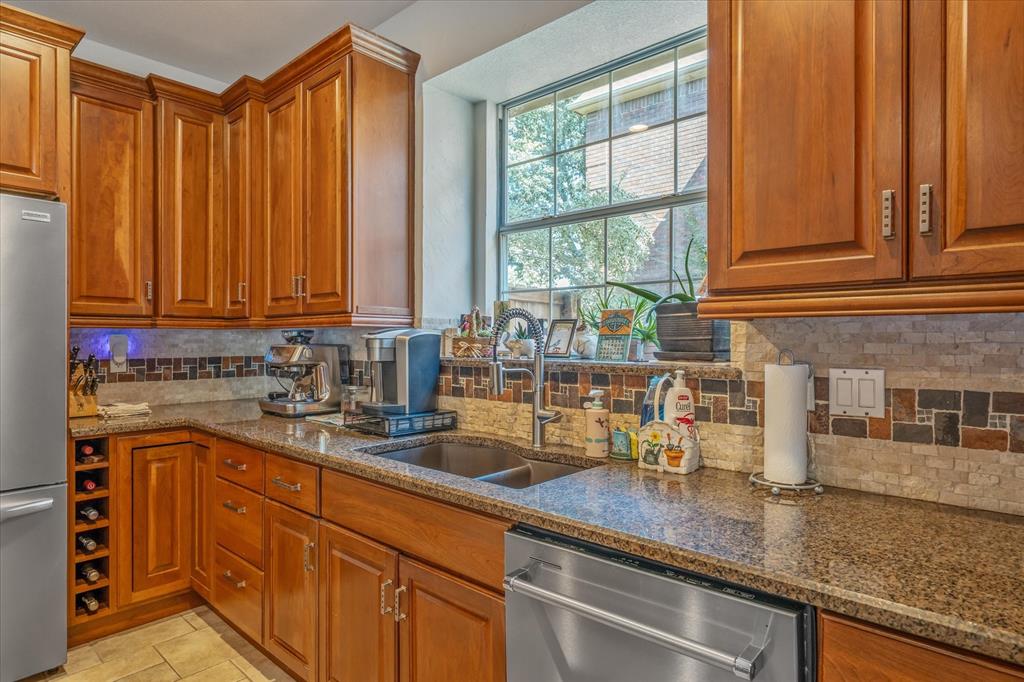 2644 Newcastle Drive Property Photo 12