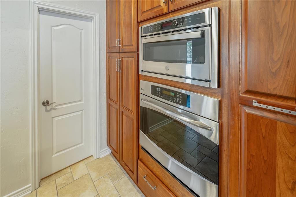 2644 Newcastle Drive Property Photo 15