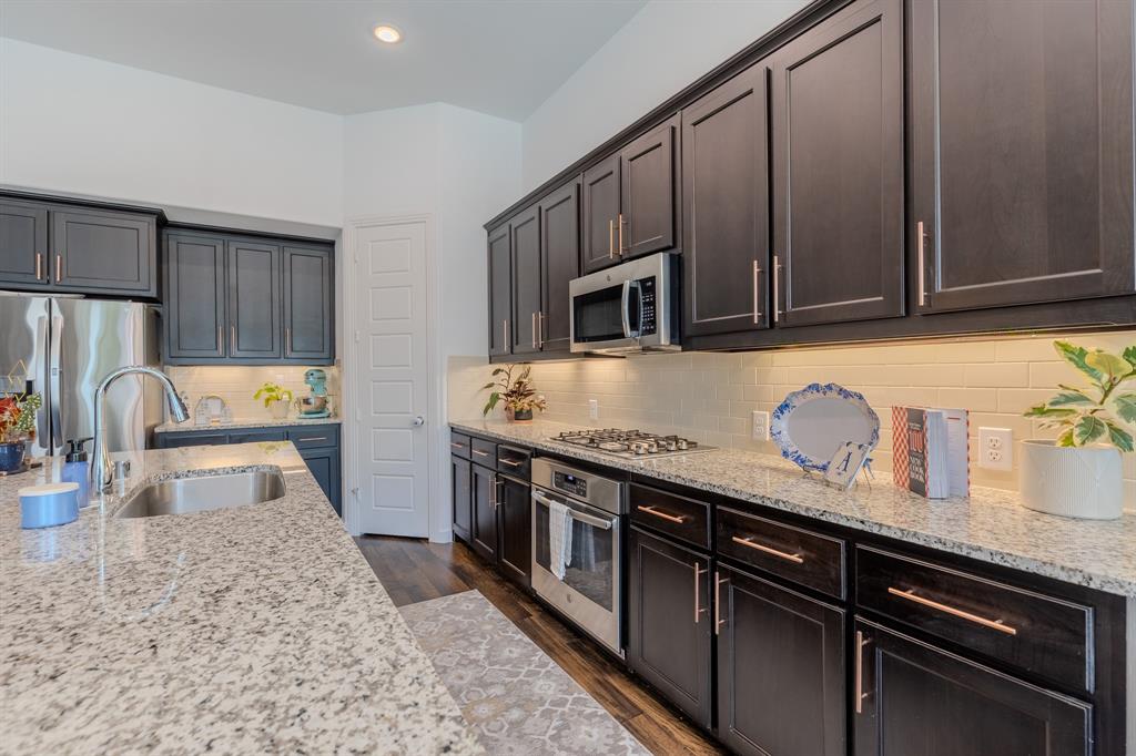 1801 Waxwing Trail Property Photo 9