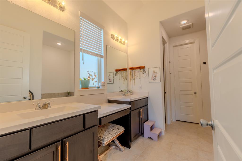 1801 Waxwing Trail Property Photo 21