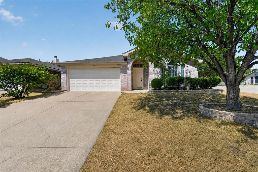 2400 Nogales Drive Property Photo 1
