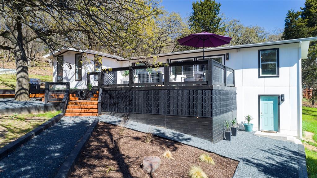 251 Queens Drive Property Photo 6