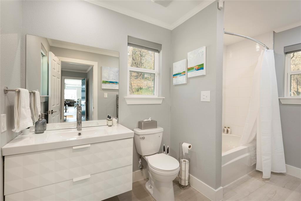 251 Queens Drive Property Photo 14