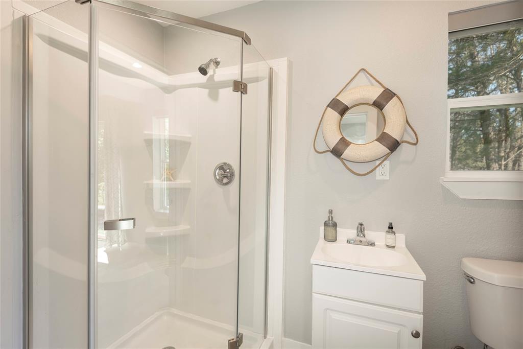 251 Queens Drive Property Photo 15