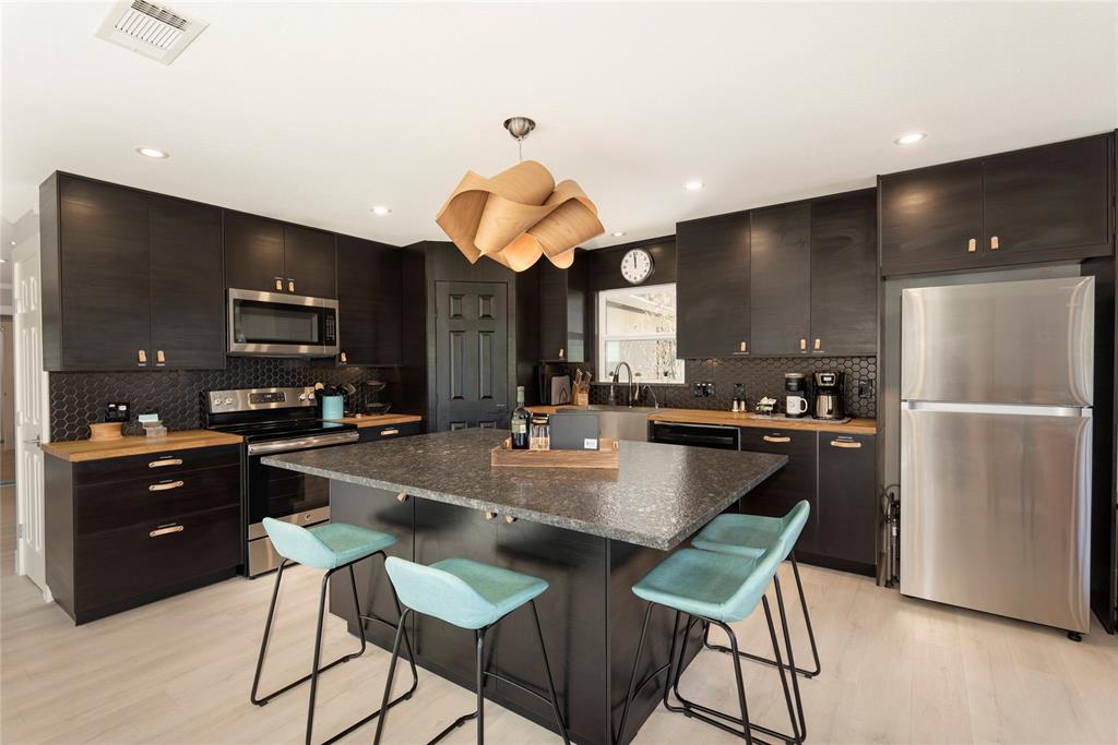 251 Queens Drive Property Photo 18