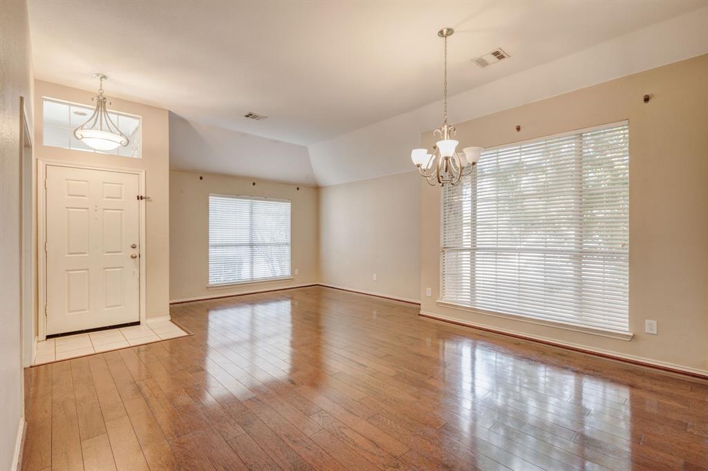 3200 Edgebrook Court Property Photo 5