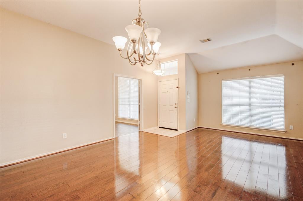3200 Edgebrook Court Property Photo 7