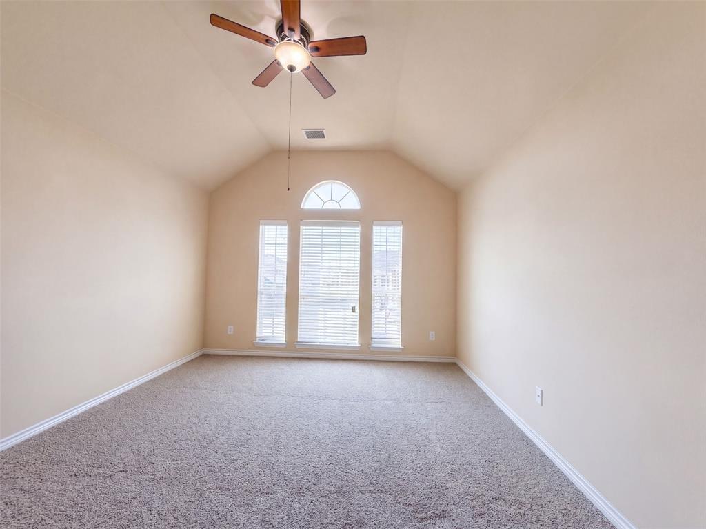 409 Lone Oak Court Property Photo 4