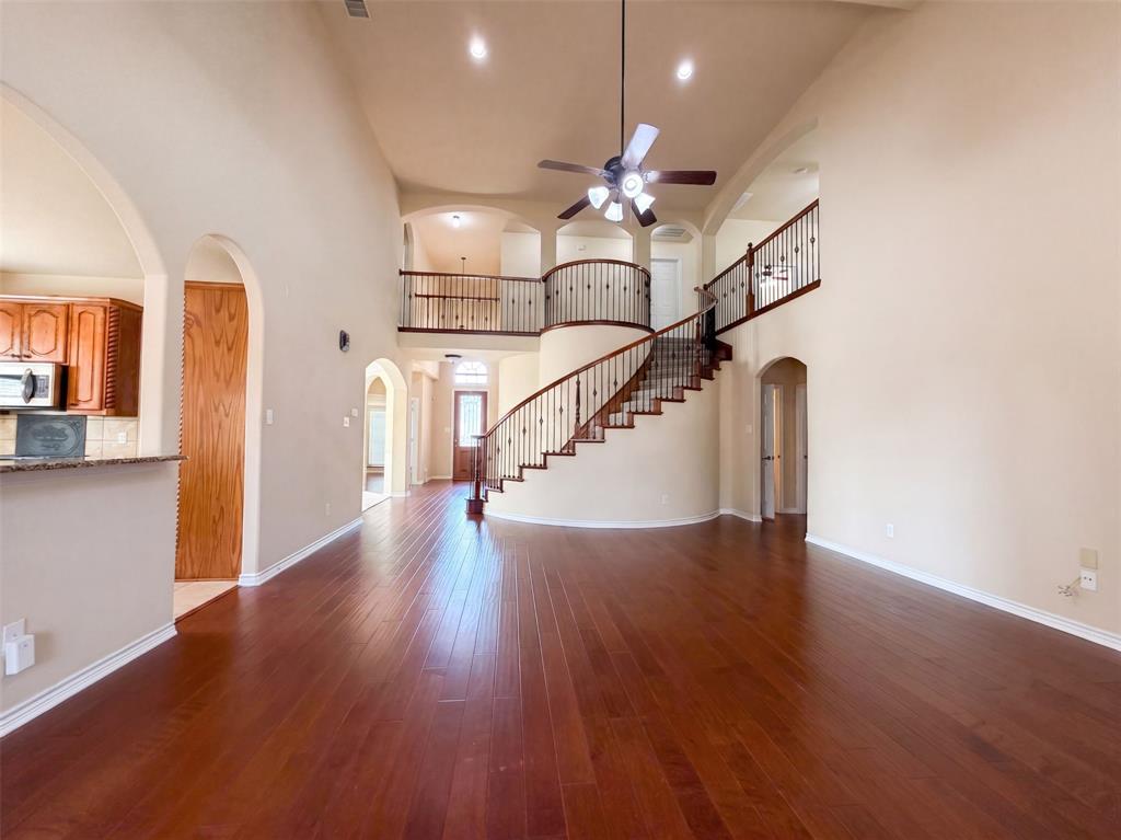 409 Lone Oak Court Property Photo 6