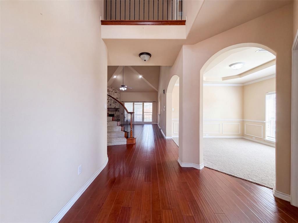 409 Lone Oak Court Property Photo 8