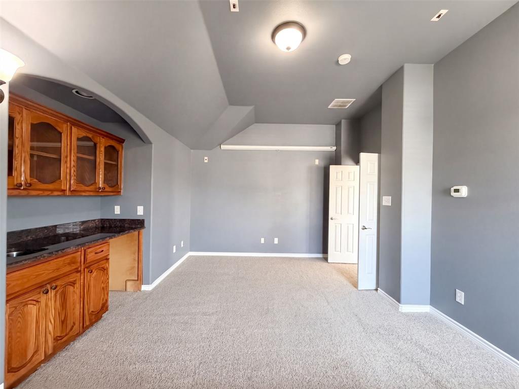 409 Lone Oak Court Property Photo 11