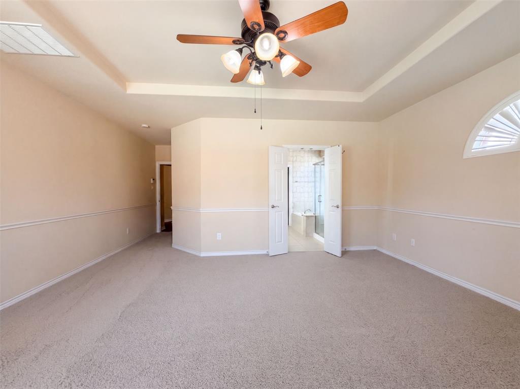 409 Lone Oak Court Property Photo 12