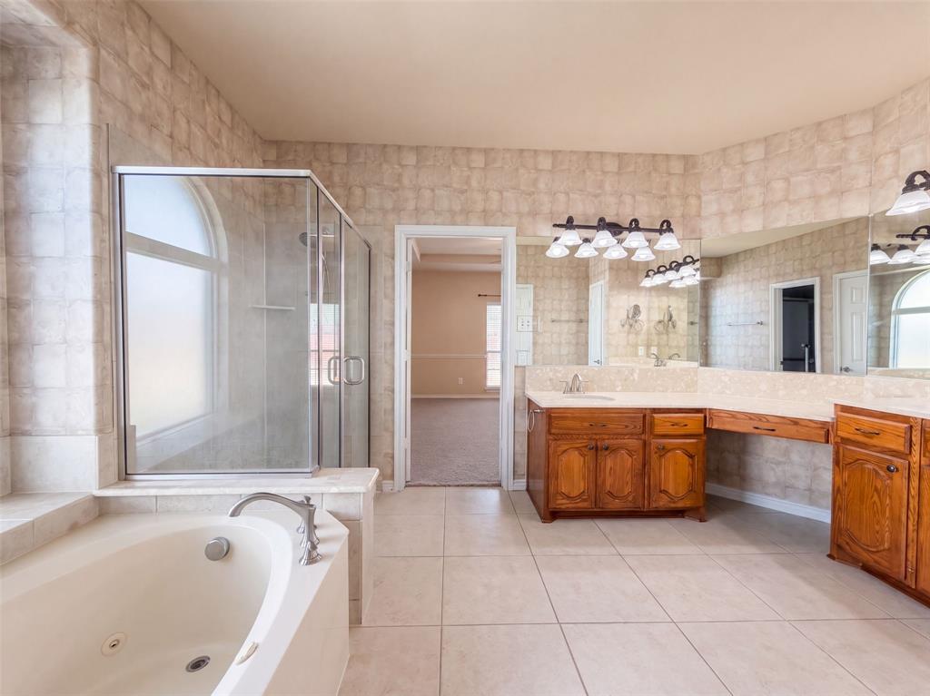 409 Lone Oak Court Property Photo 13