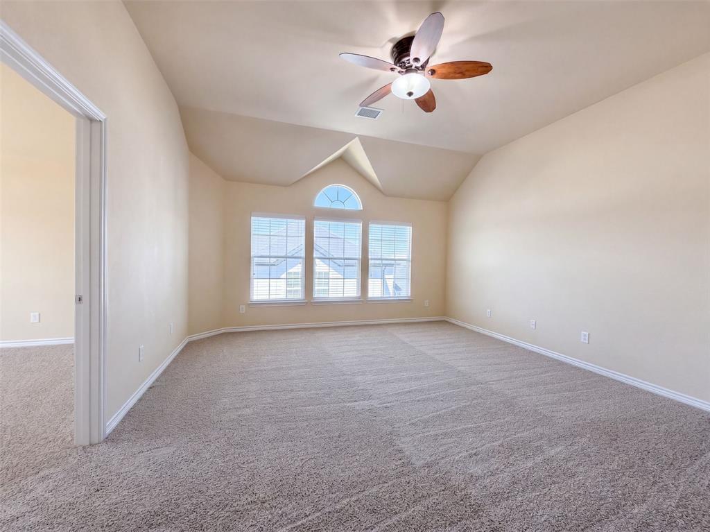 409 Lone Oak Court Property Photo 15