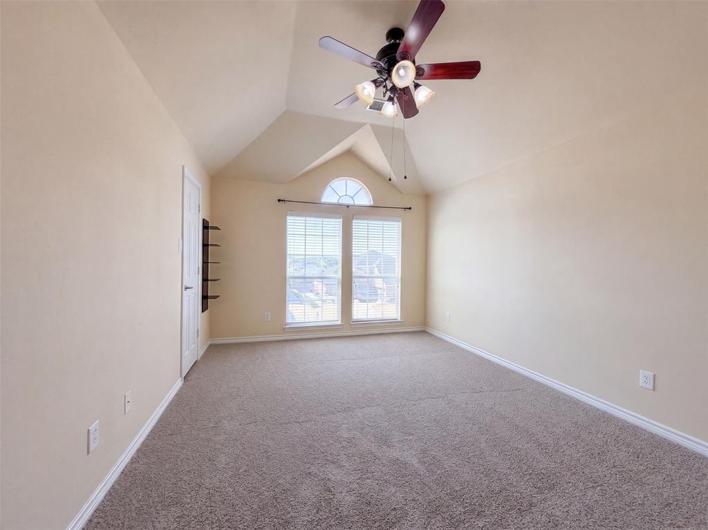 409 Lone Oak Court Property Photo 16
