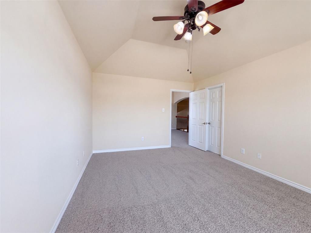 409 Lone Oak Court Property Photo 17