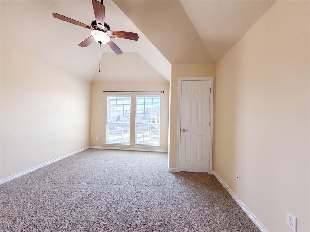 409 Lone Oak Court Property Photo 18