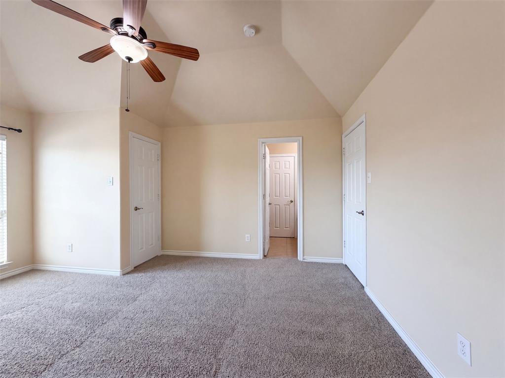 409 Lone Oak Court Property Photo 19