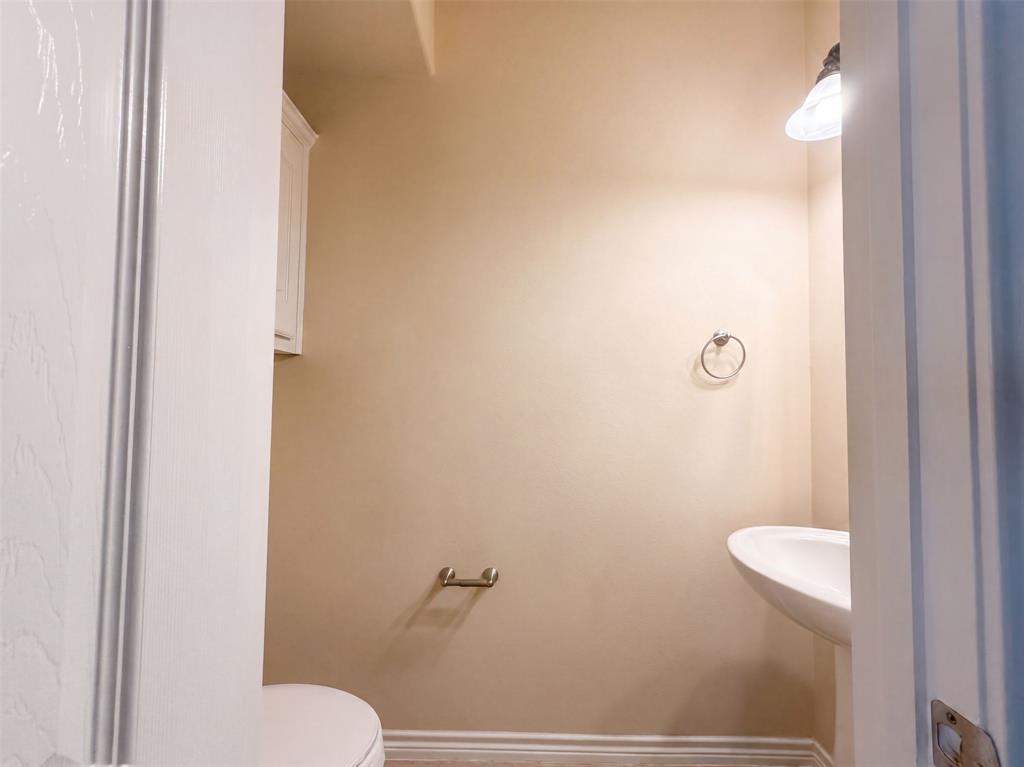 409 Lone Oak Court Property Photo 26