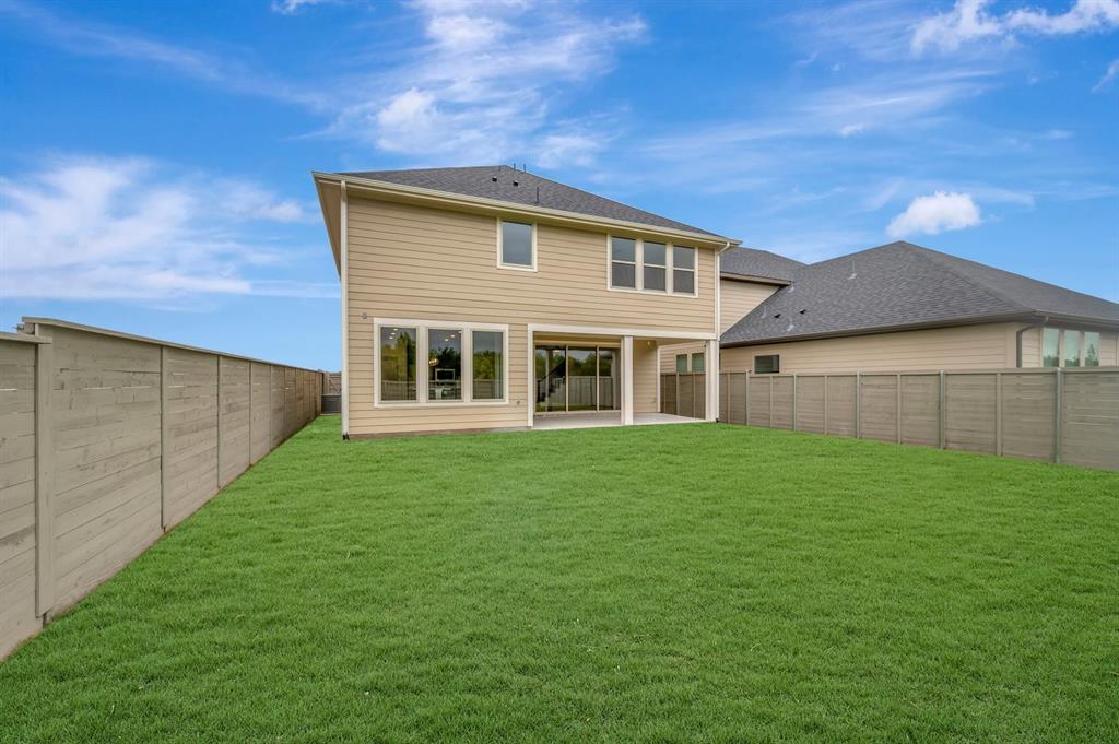 11621 Edgewood Drive Property Photo 4