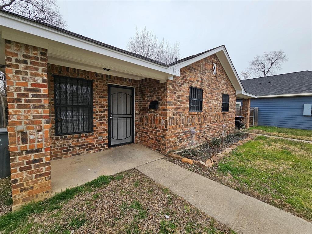 1615 Herald Street 1613 Property Photo 2