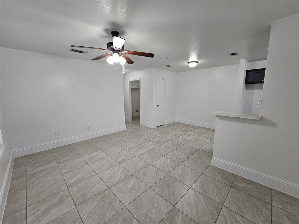 1615 Herald Street 1613 Property Photo 4