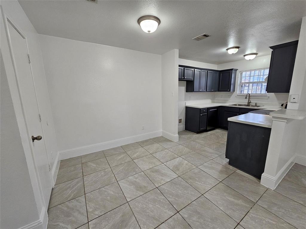 1615 Herald Street 1613 Property Photo 5