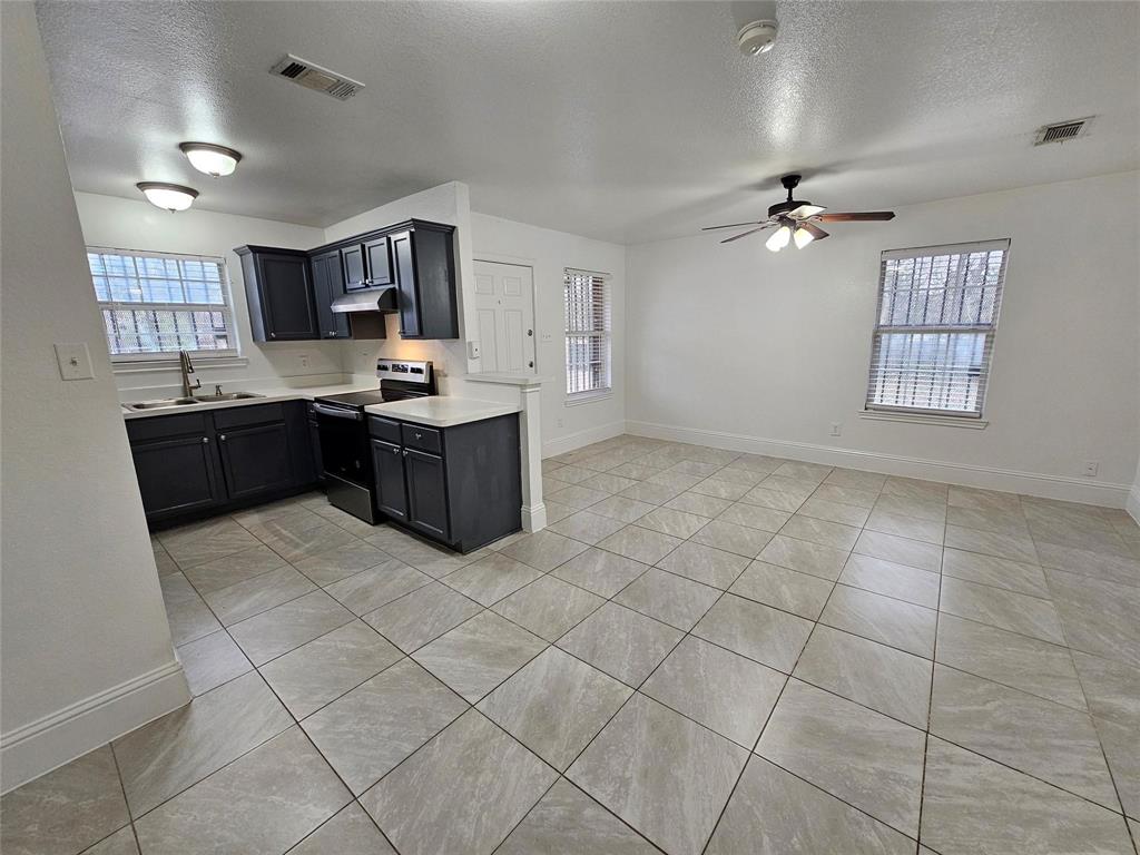 1615 Herald Street 1613 Property Photo 7