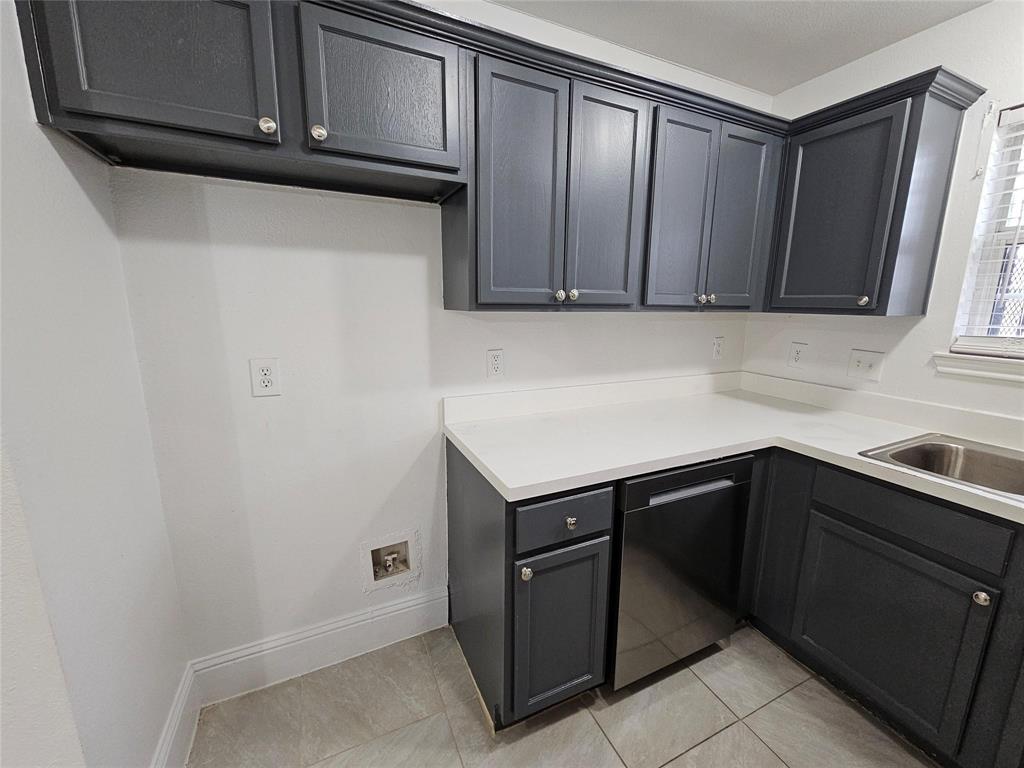 1615 Herald Street 1613 Property Photo 12
